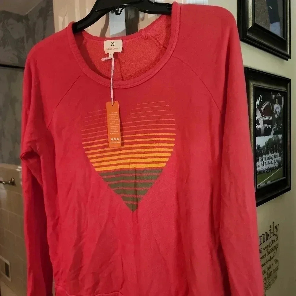 SUNDRY SWEATSHIRT